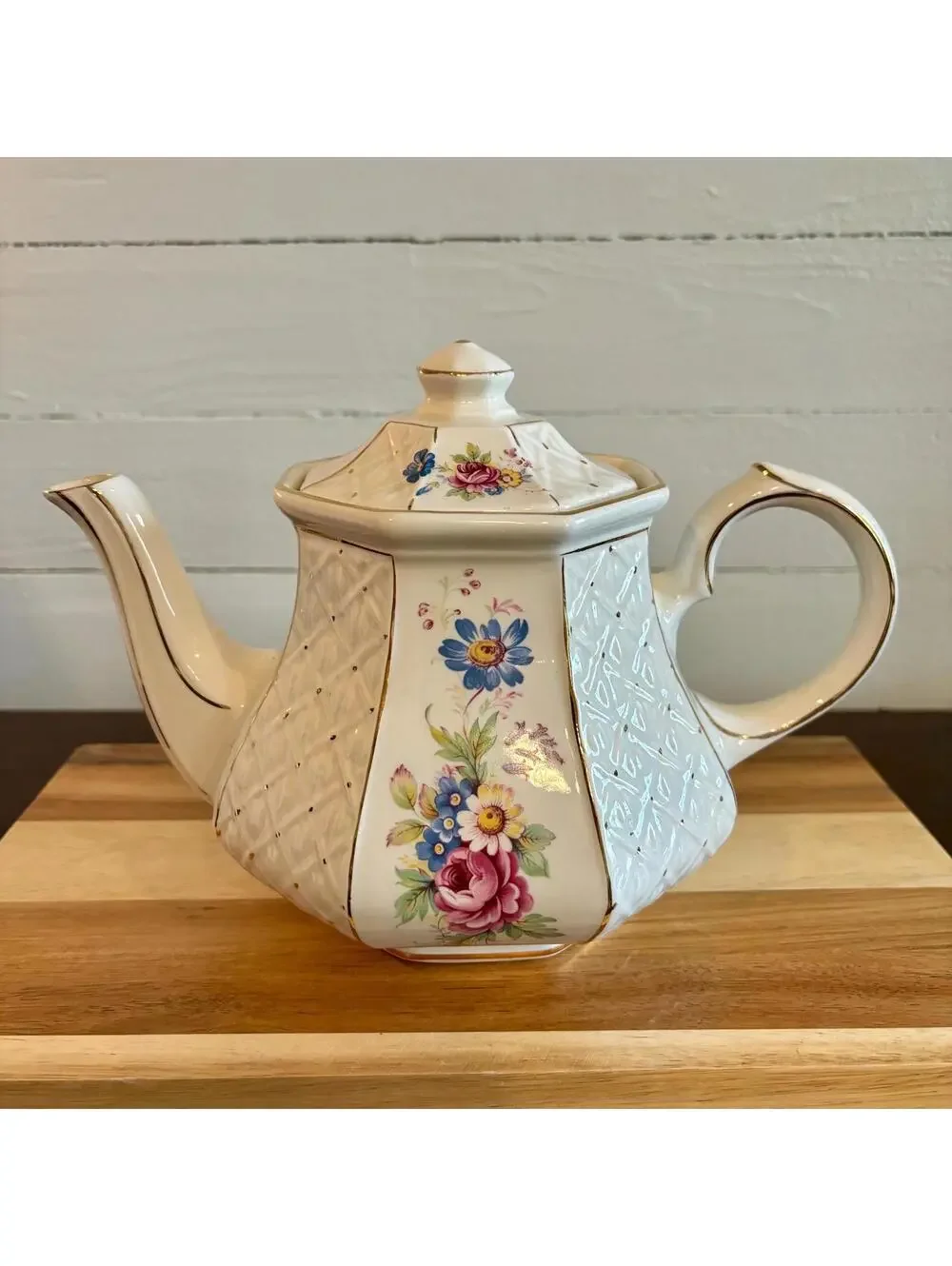 Sadler Windsor Floral Teapot